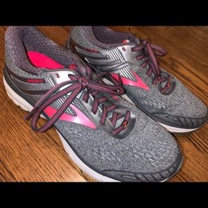 Women’s Brooks Adrenaline GTS 18